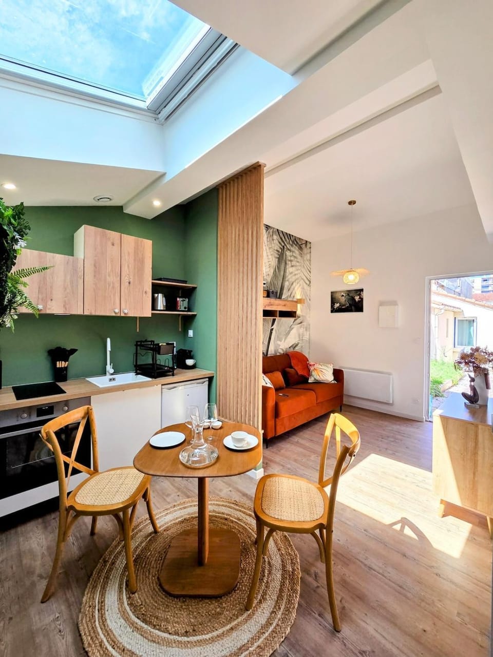 Kitchen or kitchenette, Living room, Dining area