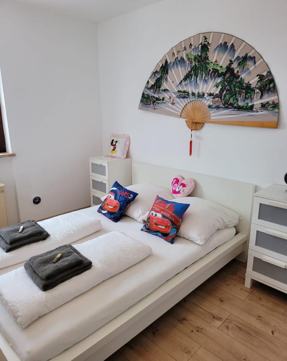 Birds eye mountain view at balcony, parking free, new kitchen, renovated bathroom Apartment in Baden-Württemberg