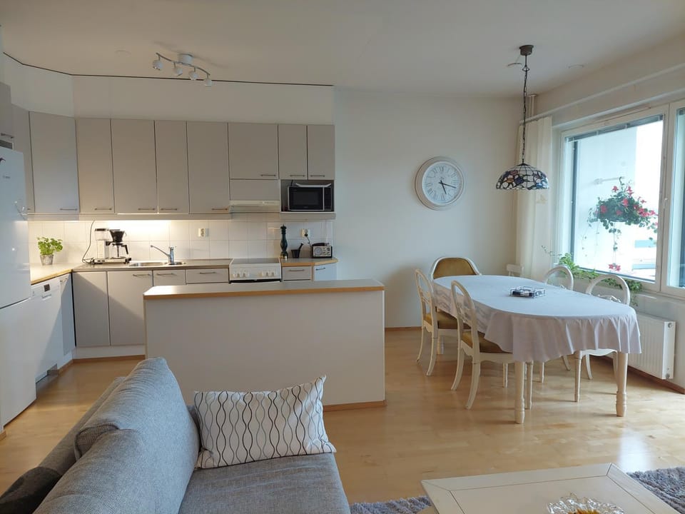 Kitchen or kitchenette, Seating area, Dining area, dishwasher, oven, stove