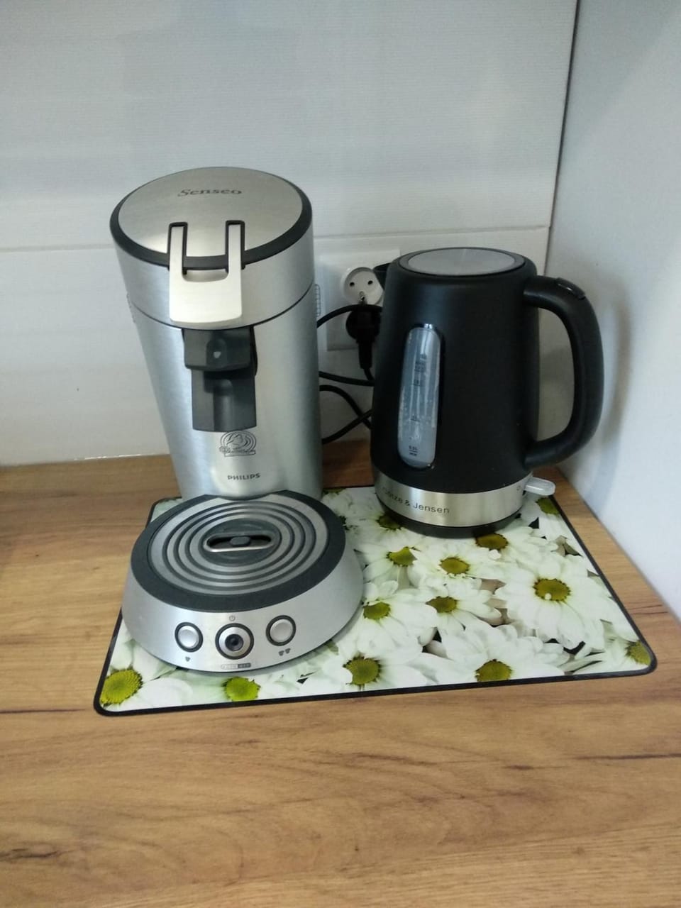 Coffee/tea facilities, Kitchen or kitchenette