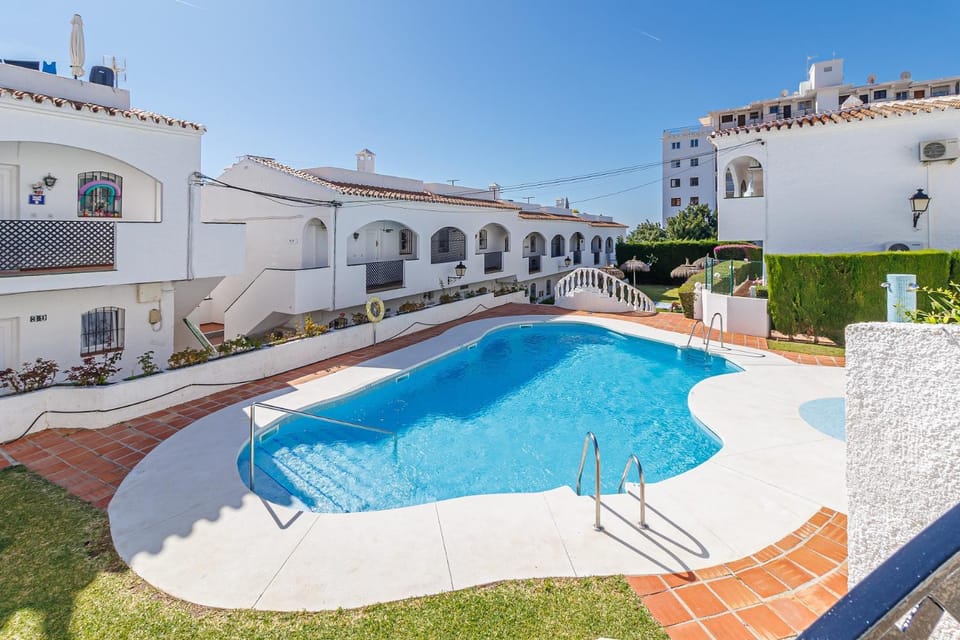 Balcony/Terrace, Swimming pool