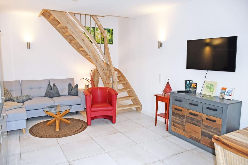 Communal lounge/ TV room, TV and multimedia, Living room, Seating area