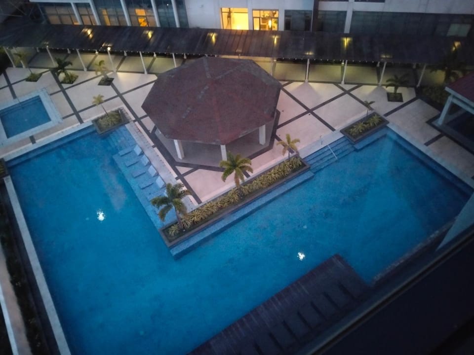 3 BRooms 3 Baths Cozy Condo, One Manchester Place Apartment in Lapu-Lapu City