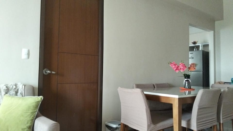 3 BRooms 3 Baths Cozy Condo, One Manchester Place Apartment in Lapu-Lapu City