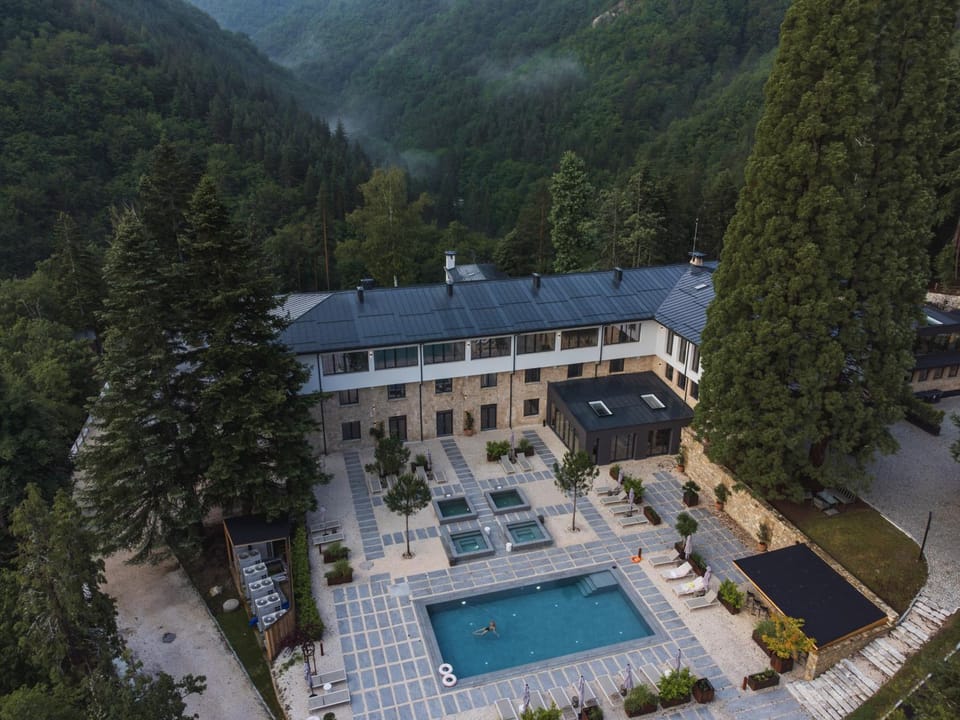 Property building, Swimming pool