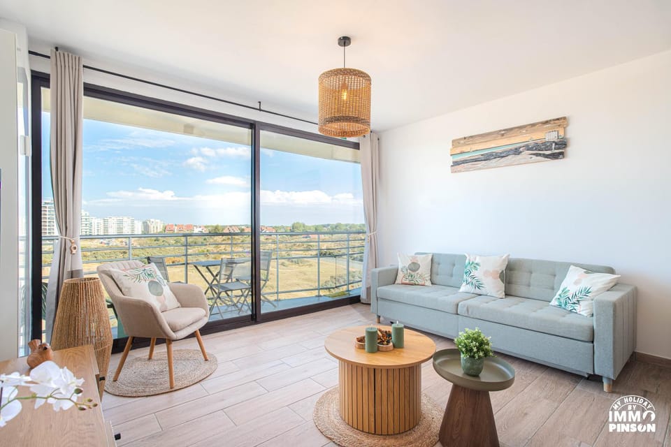 View (from property/room), Living room, Seating area