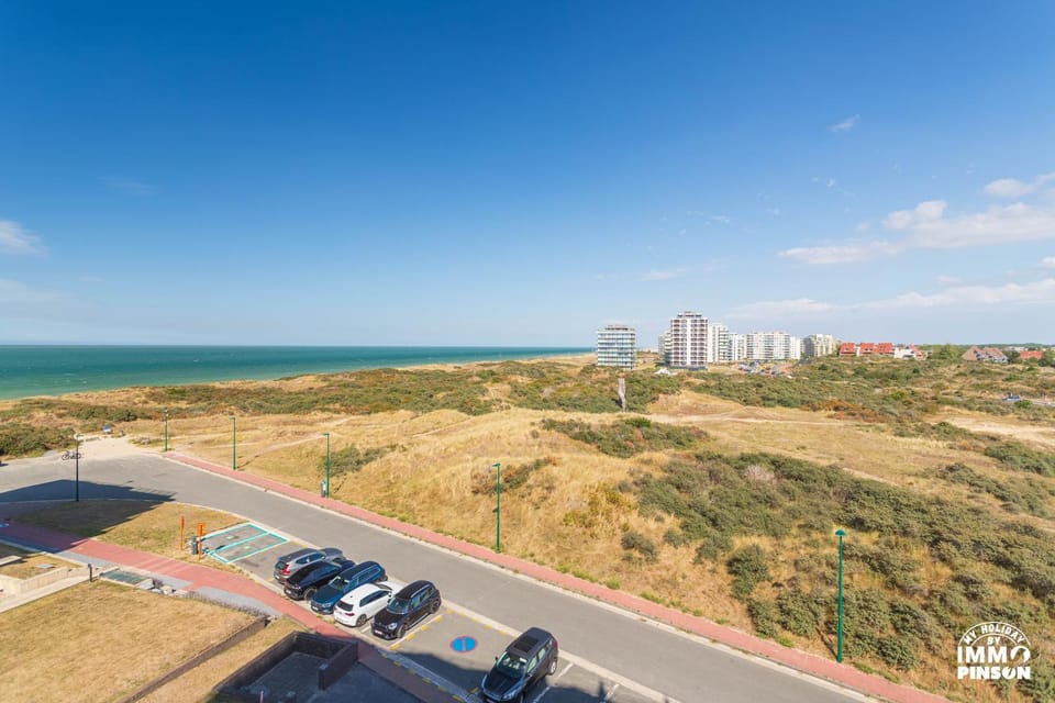 Day, Neighbourhood, Natural landscape, Beach, Sea view