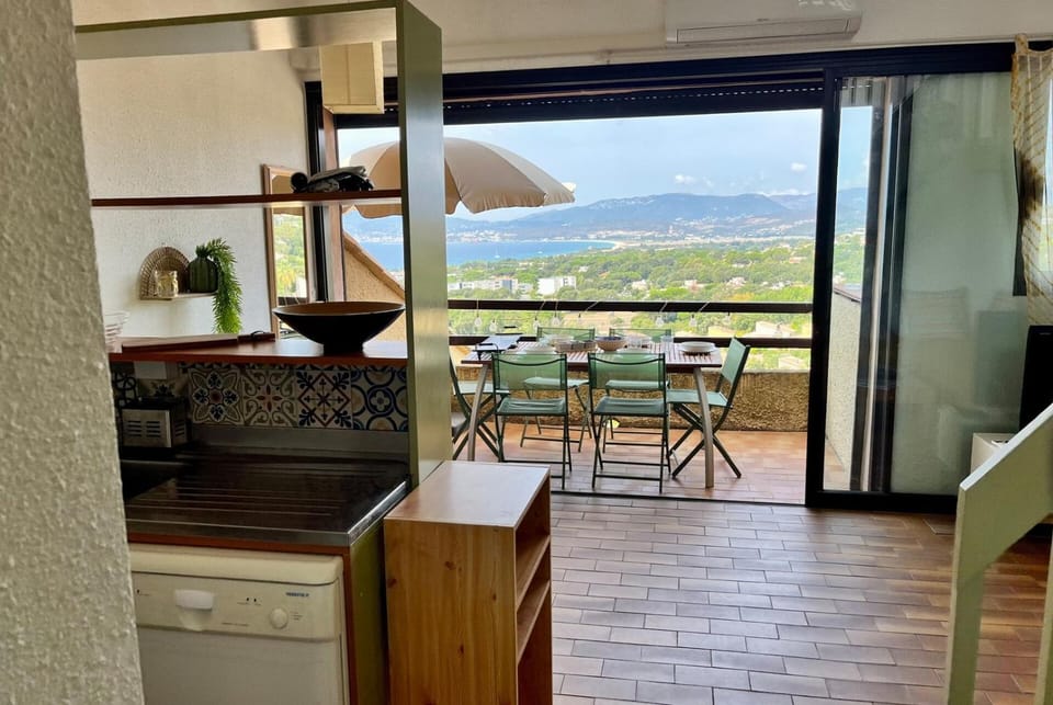 Ella - Stunning Sea View 2BR, Pool & Padel -by Tgb Apartment in Ajaccio
