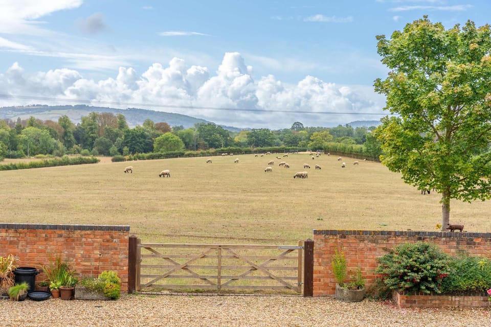 Poplar Cottage - Historic Barn in Dumbleton House in Wychavon District