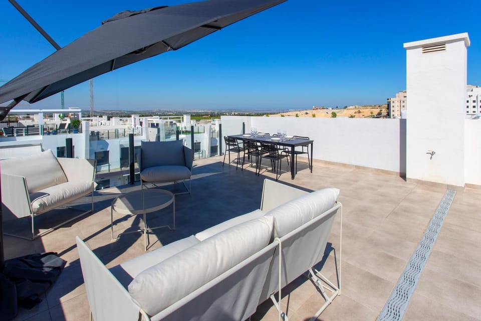 View (from property/room), Balcony/Terrace, Seating area, Dining area