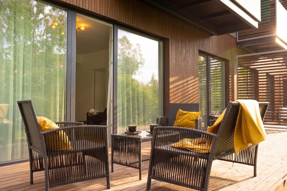 Day, Balcony/Terrace, Seating area, Dining area, Garden view