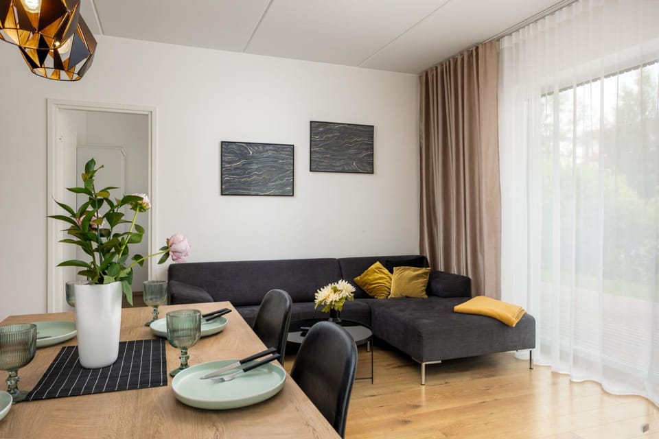 Living room, Seating area, Dining area