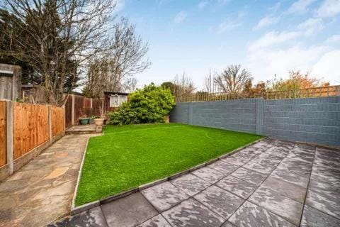 Modern Luxury 6 Bed Harrow Apartment in Harrow