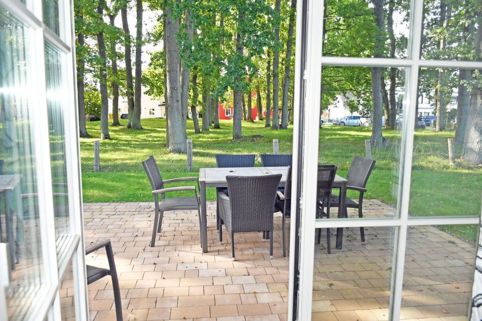 Patio, Natural landscape, Garden, Dining area, Garden view