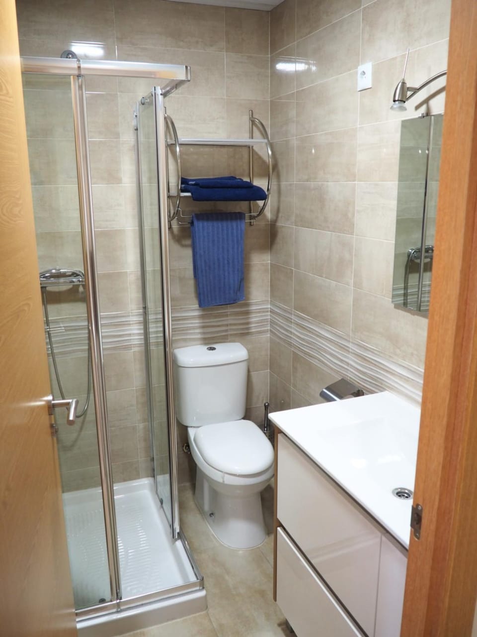 Shower, Bathroom, towels
