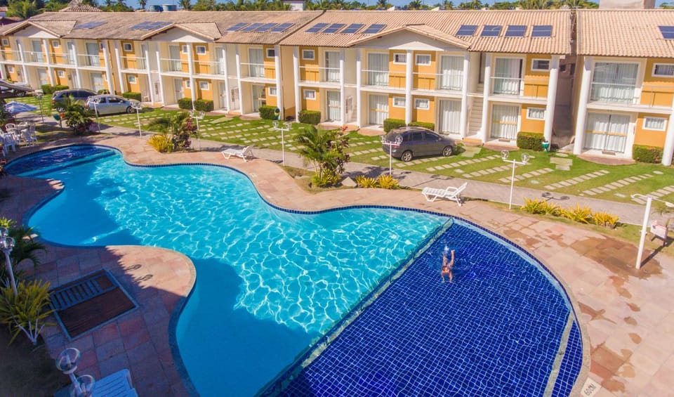 Property building, Day, Pool view, Swimming pool, Parking, sunbed