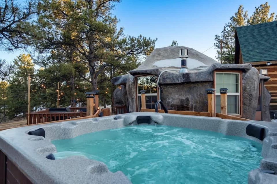 Cave Cabin Hot Tub Fire Pit MTN Experience Cabin in Park County