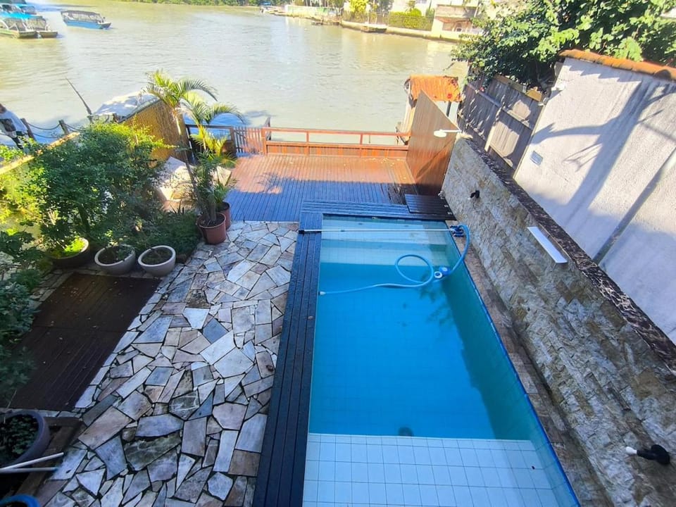 Paraíso da Ilha: 3suítes, piscina e churrasqueira House in Rio de Janeiro