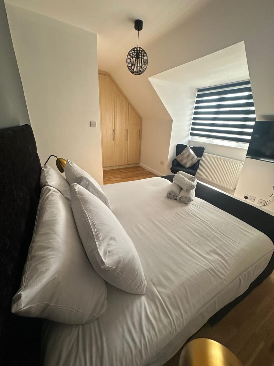 Bed, Photo of the whole room, Bedroom