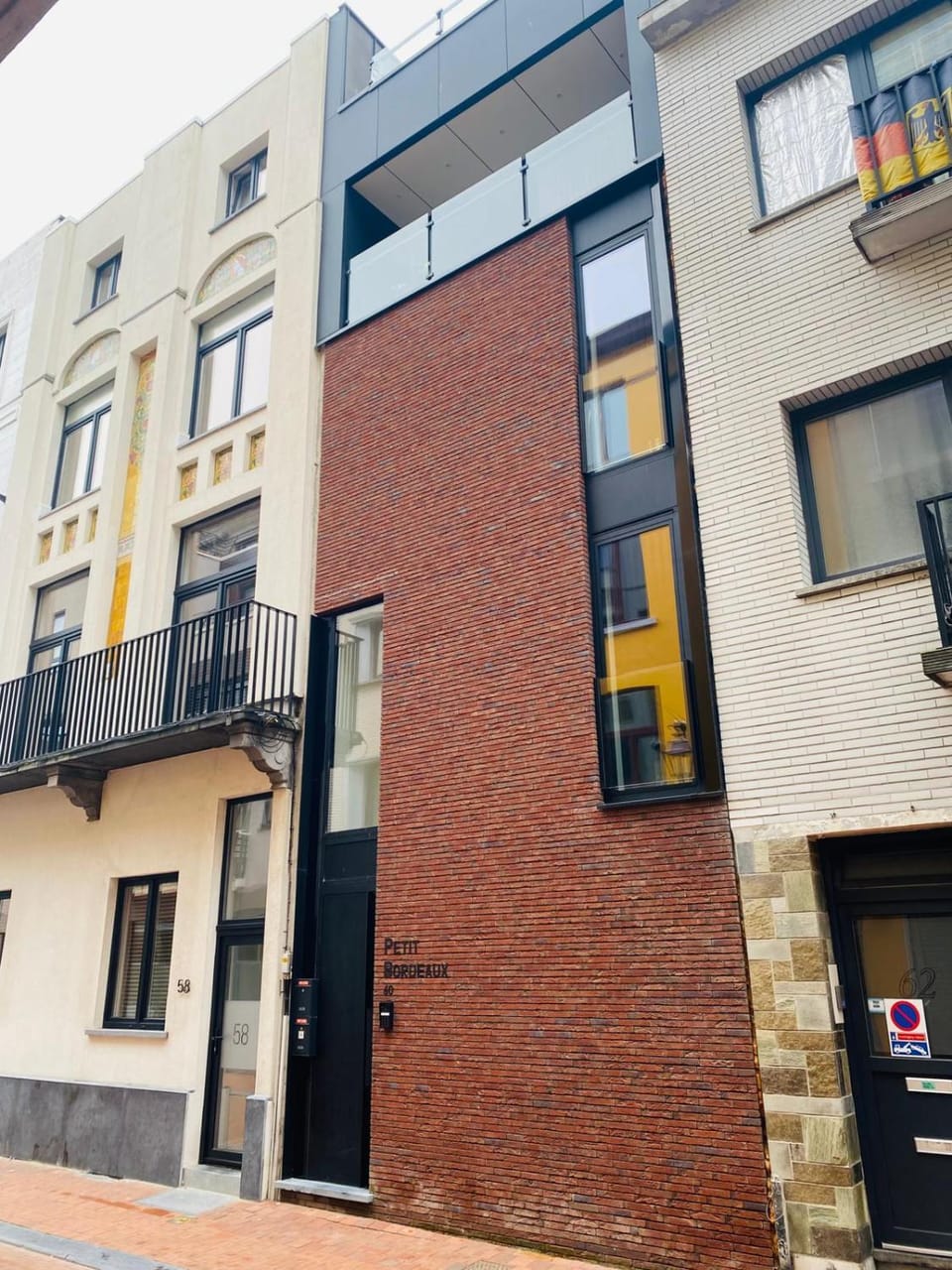 Facade/entrance