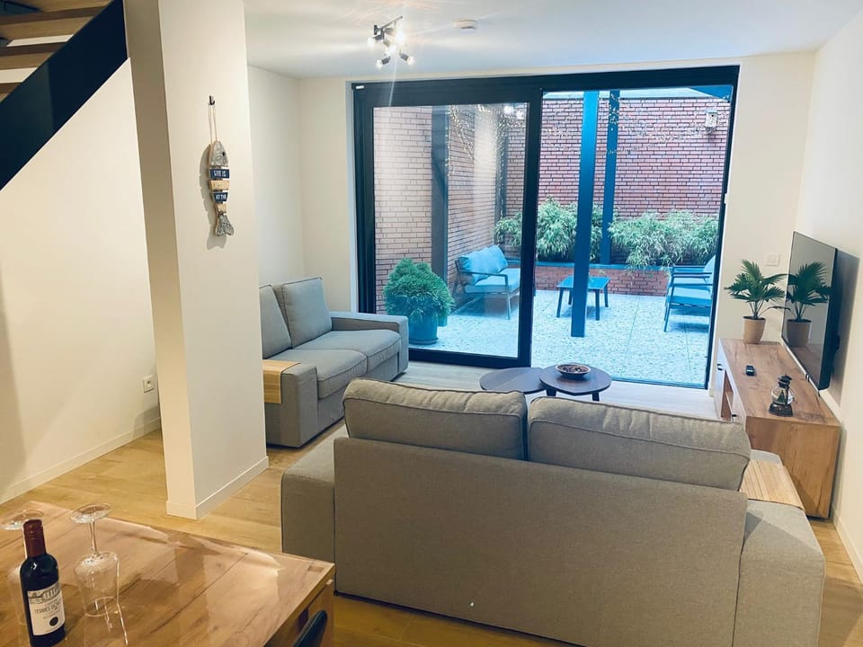 Patio, TV and multimedia, Living room, Seating area