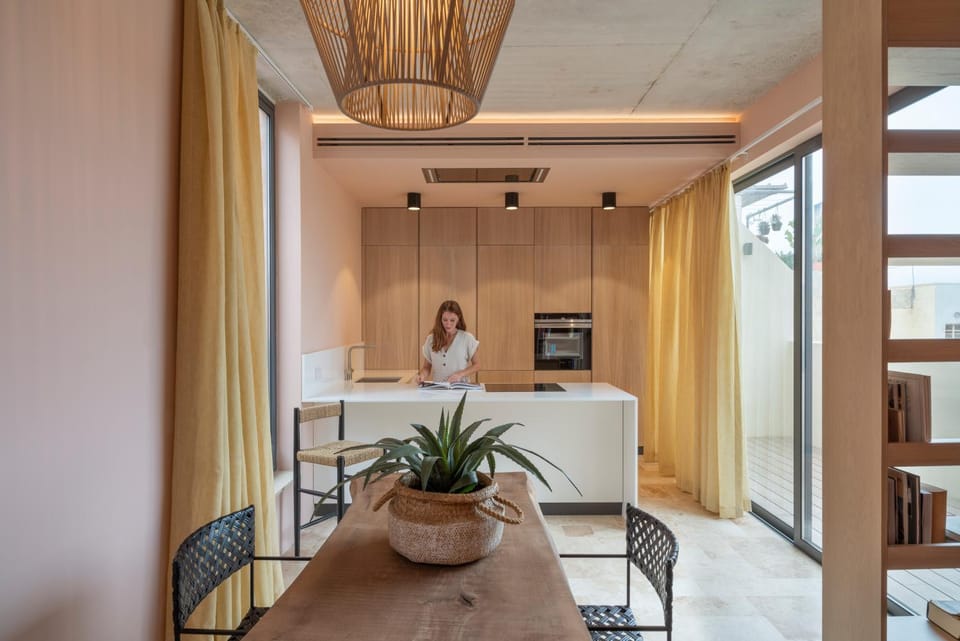 Kitchen or kitchenette, kitchen