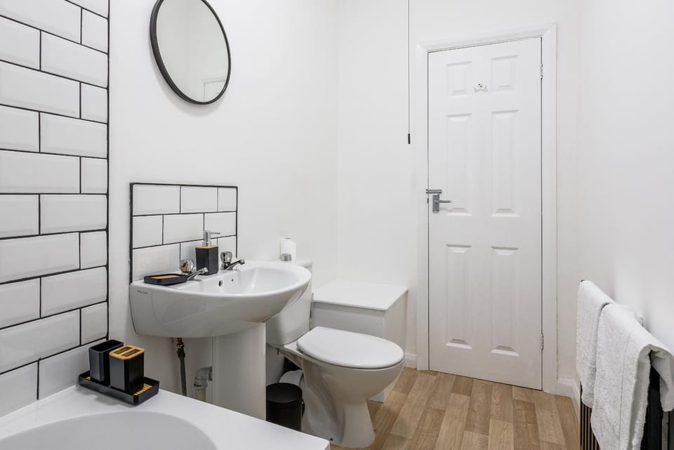 2 BR Home Perfect for Short and Long Term Stay House in North Tyneside District