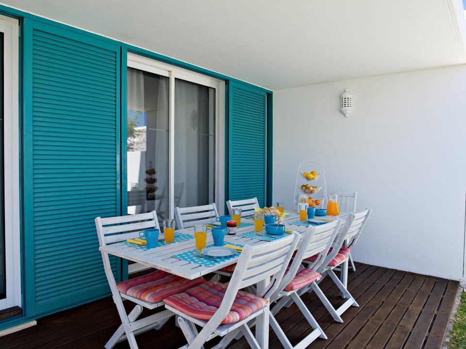 Patio, Dining area