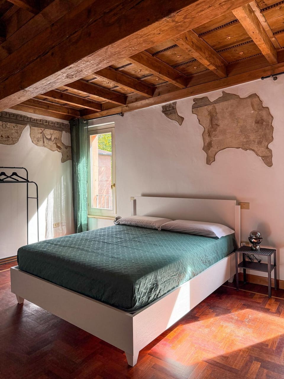 Bed, Bedroom, air conditioner