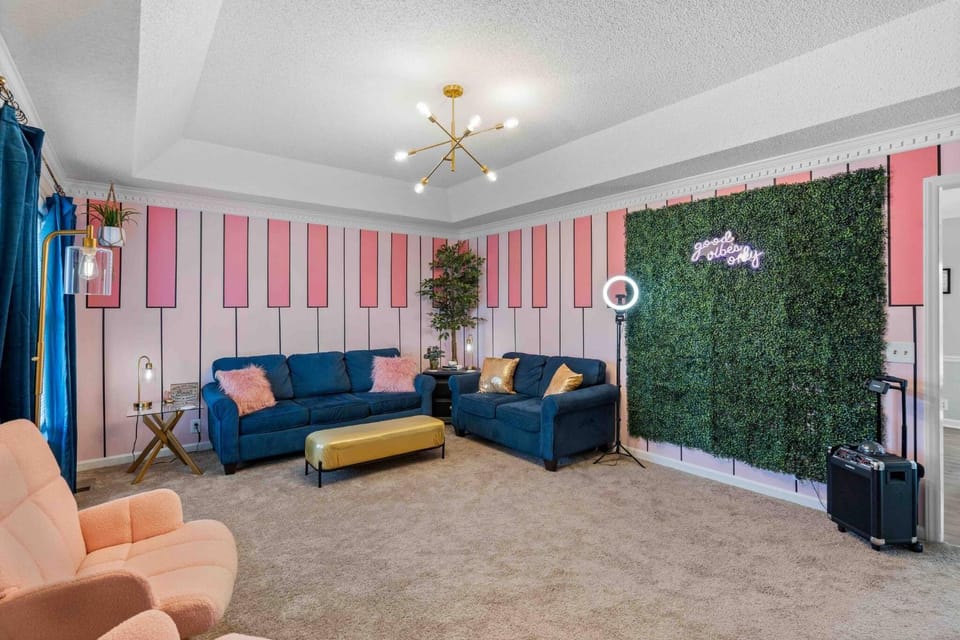 Living room, Seating area