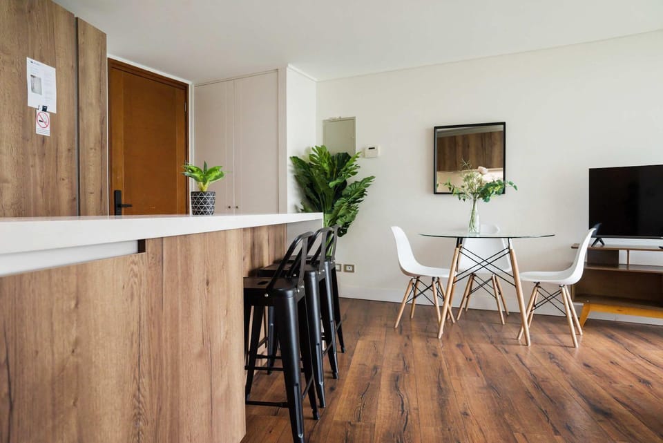 Arauco Vibe 2BR Kennedy - BBQ & Aqua Gym Apartment in Las Condes