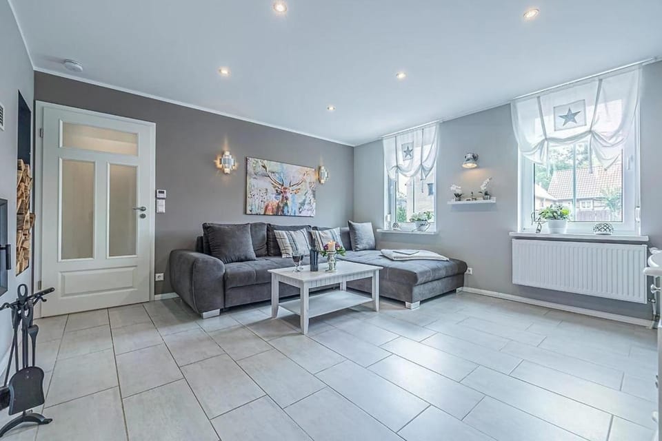 Wohnung IstZeit im Gutshof zum See Apartment in Saxony-Anhalt, Germany