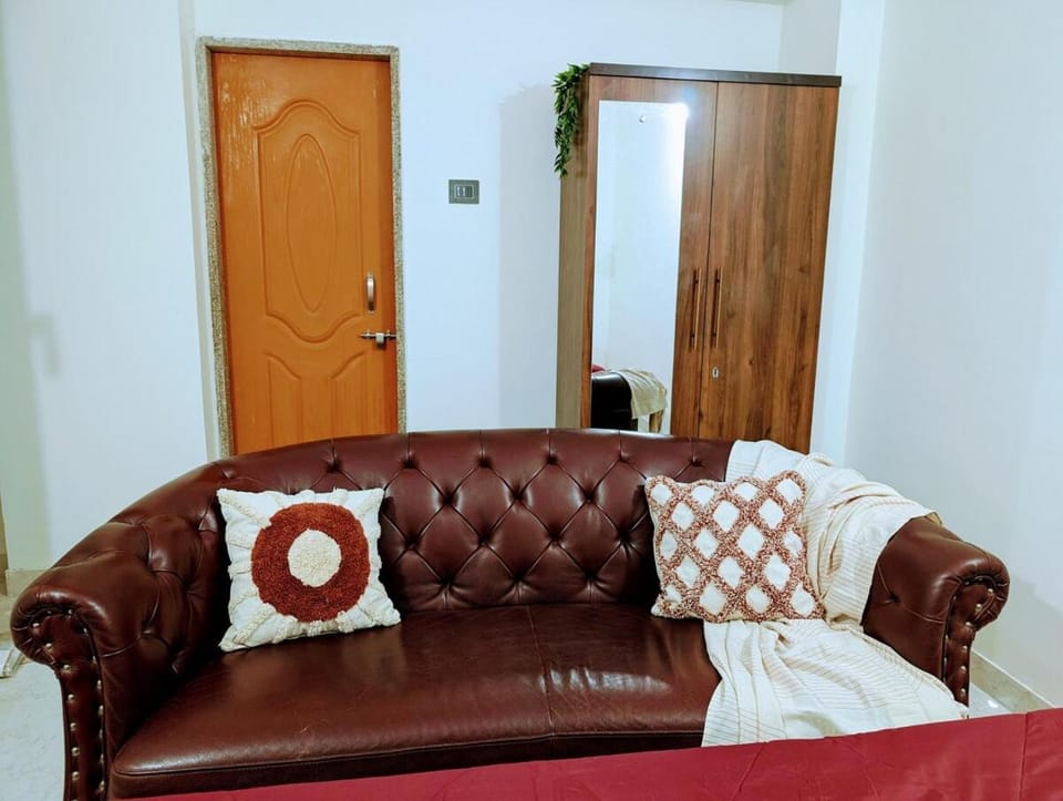 Green Canopy Lake view 2 BHK in Powai Apartment in Mumbai