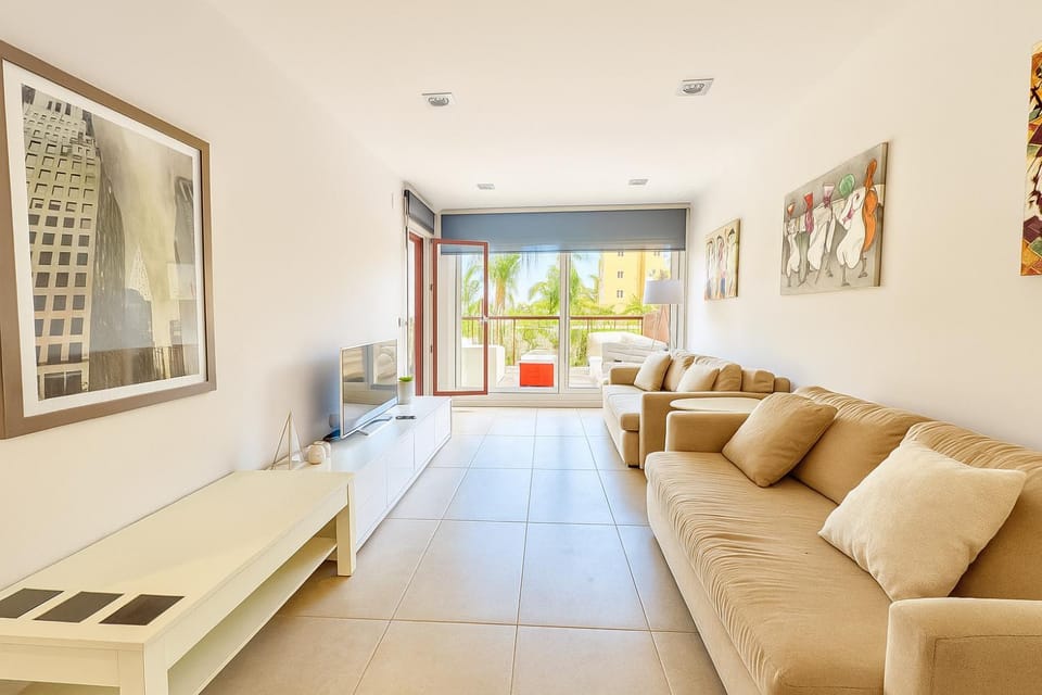 TV and multimedia, Living room, Lounge or bar