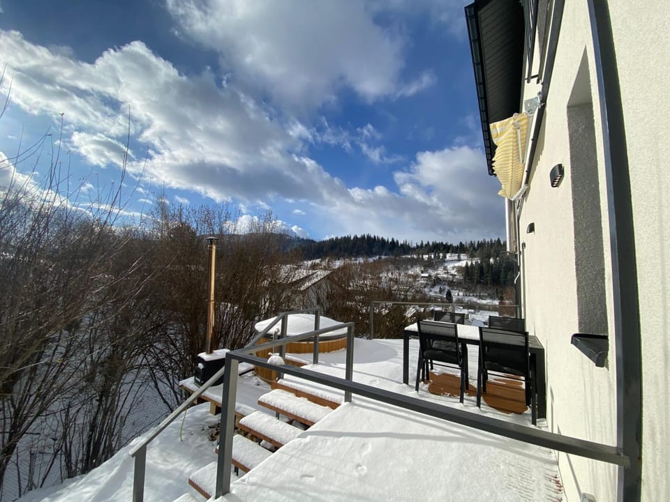 Property building, Day, Natural landscape, Winter, View (from property/room), Balcony/Terrace, Mountain view