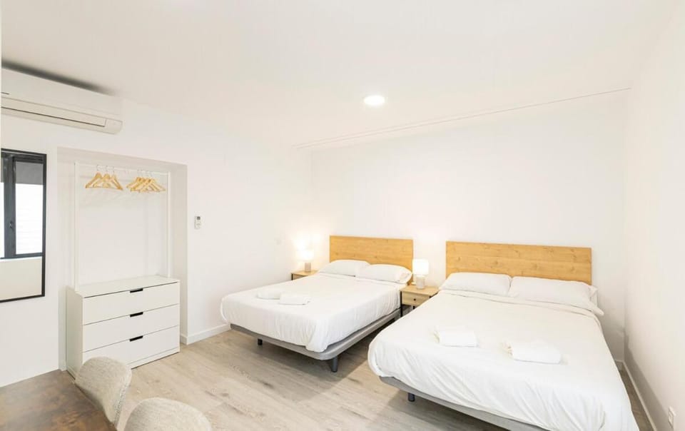 Alcalde Sainz de Baranda 80, Local B, by JD Apartment in Madrid