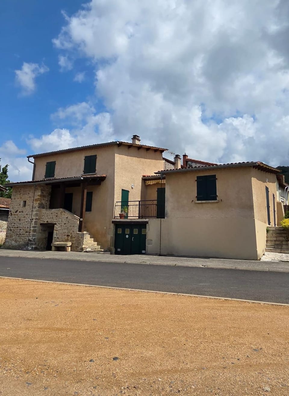 Maison Familiale au coeur du Puy de dôme House in Auvergne-Rhône-Alpes