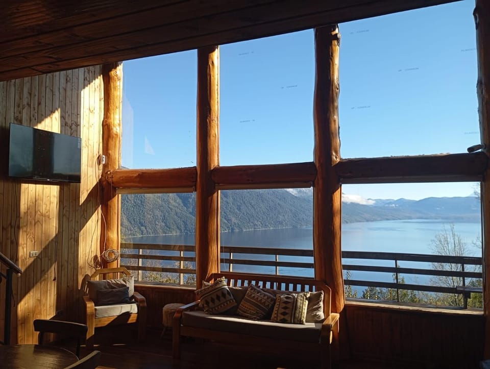 Living room, Lake view