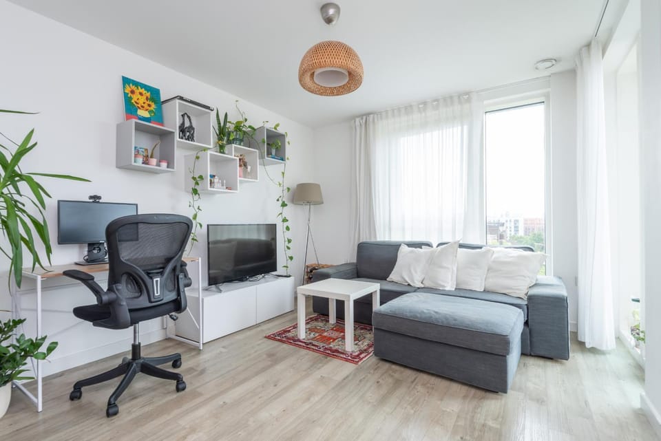 1-Bed Apartment with Balcony & Modern Kitchen Apartment in London Borough of Southwark