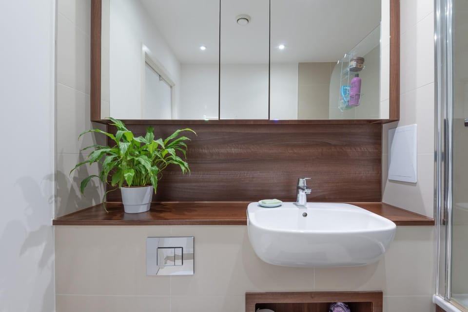 1-Bed Apartment with Balcony & Modern Kitchen Apartment in London Borough of Southwark