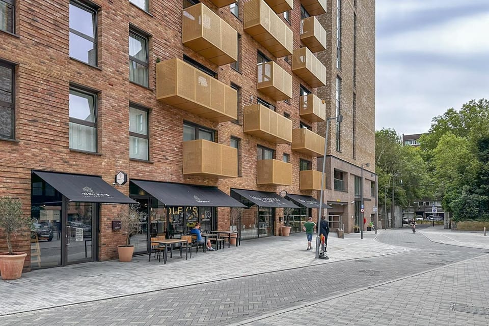 1-Bed Apartment with Balcony & Modern Kitchen Apartment in London Borough of Southwark