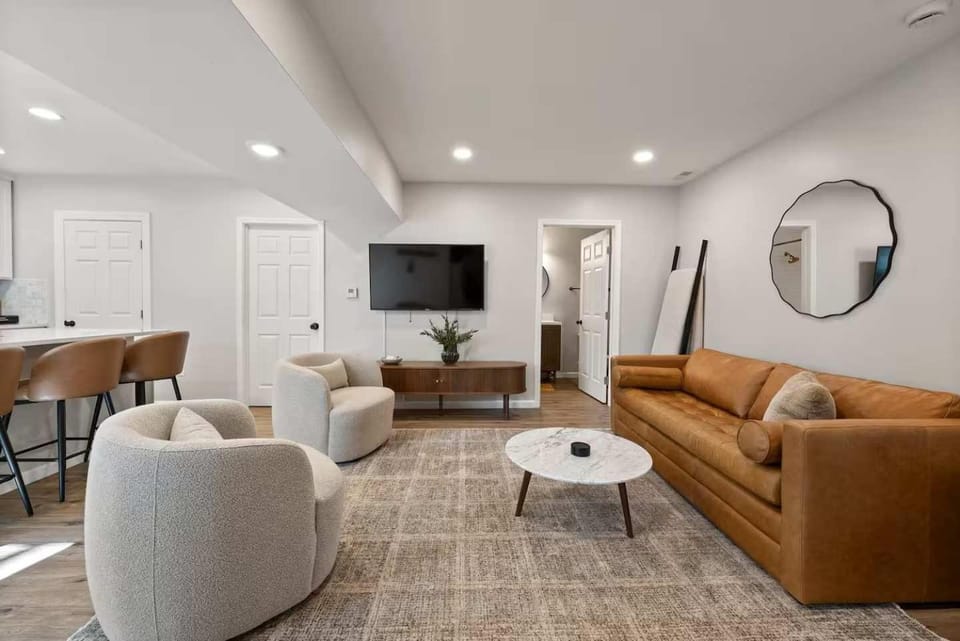 Clintonville Brand New Apartment Apartment in Clintonville