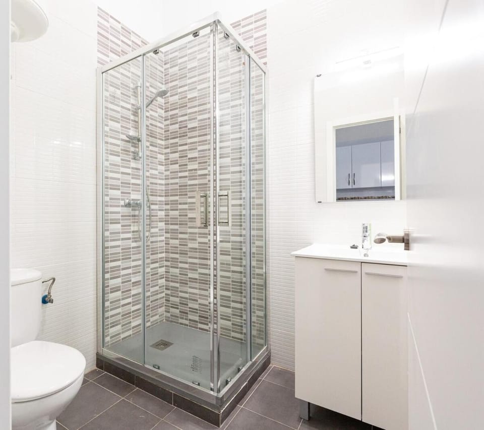 Shower, Toilet, Bathroom