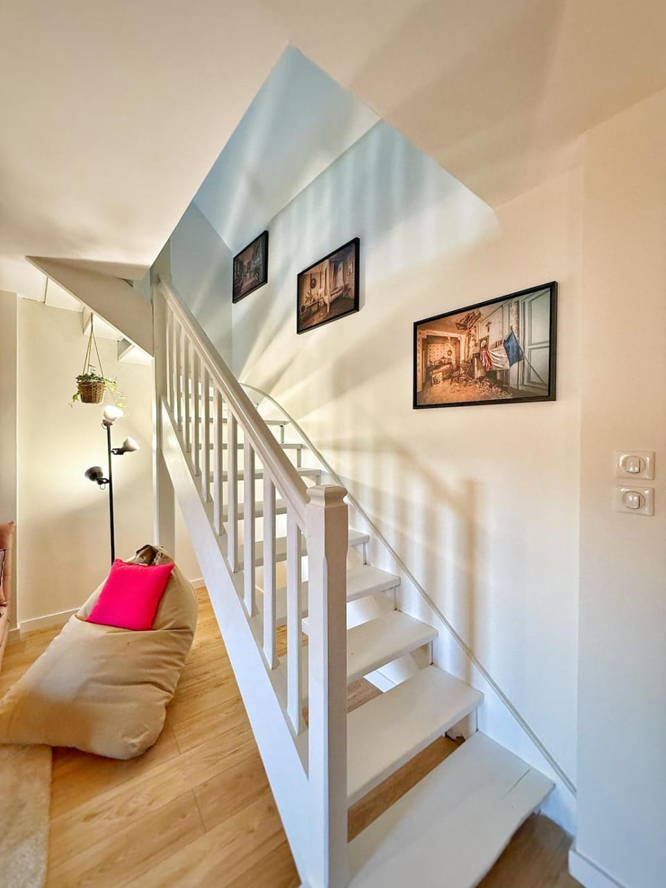 Charming renovated stone house 10 minutes from Cluny House in Auvergne-Rhône-Alpes