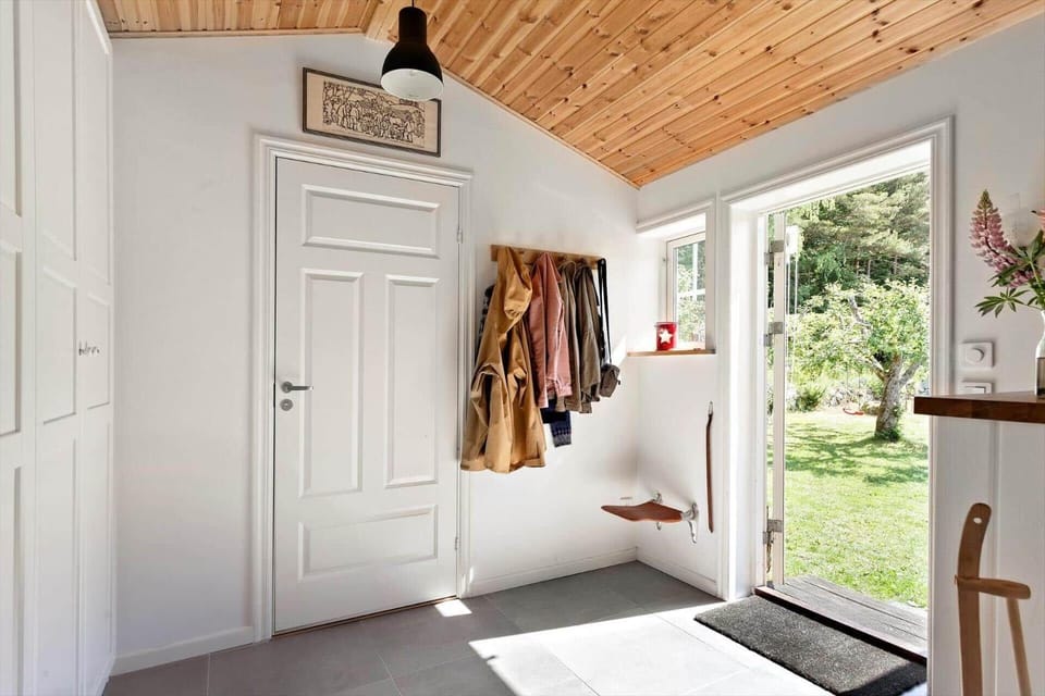 BLE624-Olofstroem-Hemsjoehultsvaegen-86 House in Sweden