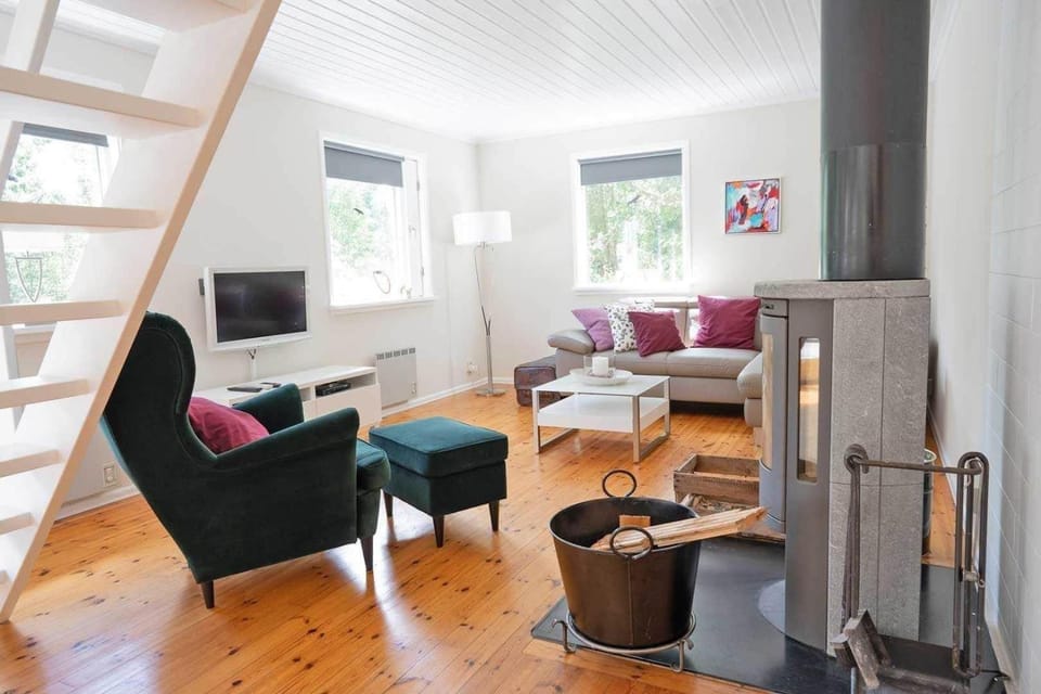 KRO670-Urshult-Haetteboda-Hoegalund House in Sweden