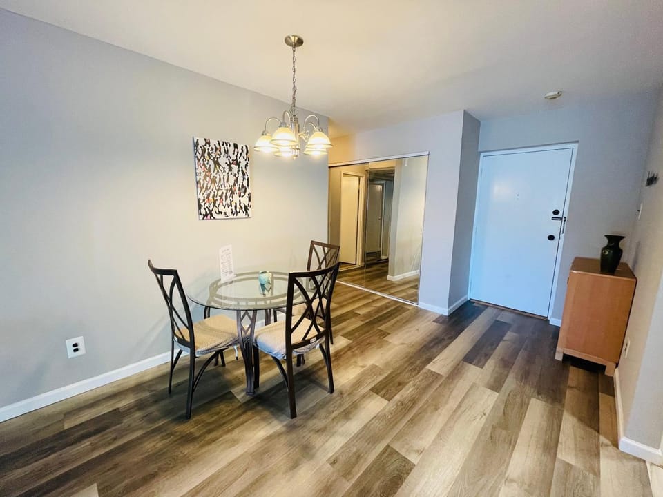 Modern 1BR Near Moss Rehab Monthly Deal Apartment in Cheltenham Township