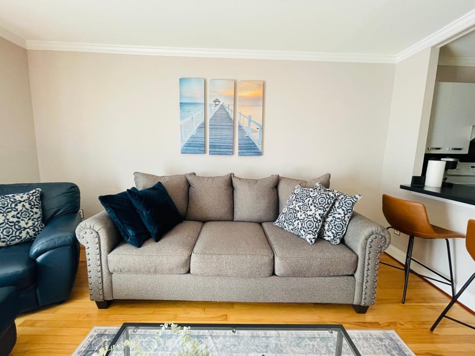Modern 1BR Near Moss Rehab Monthly Deal Apartment in Cheltenham Township