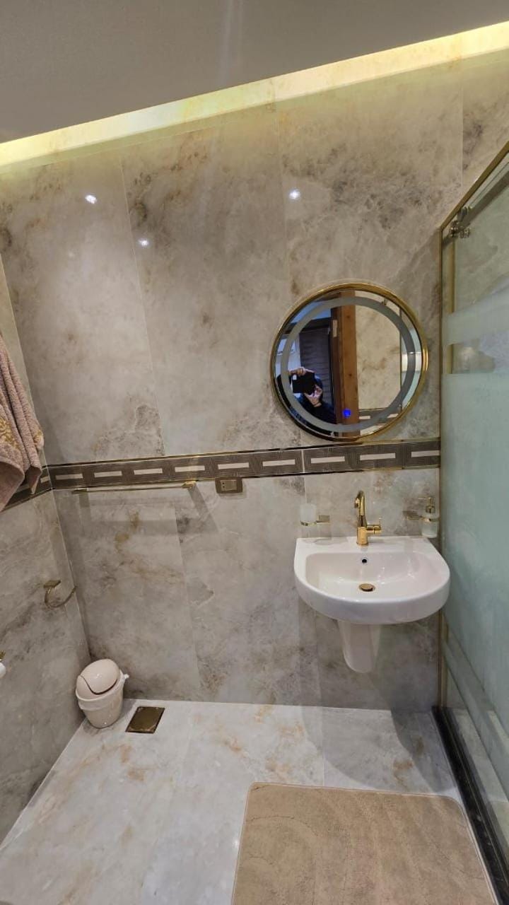 Cozy Apartment near Gamet El Dowal Street Apartment in Egypt