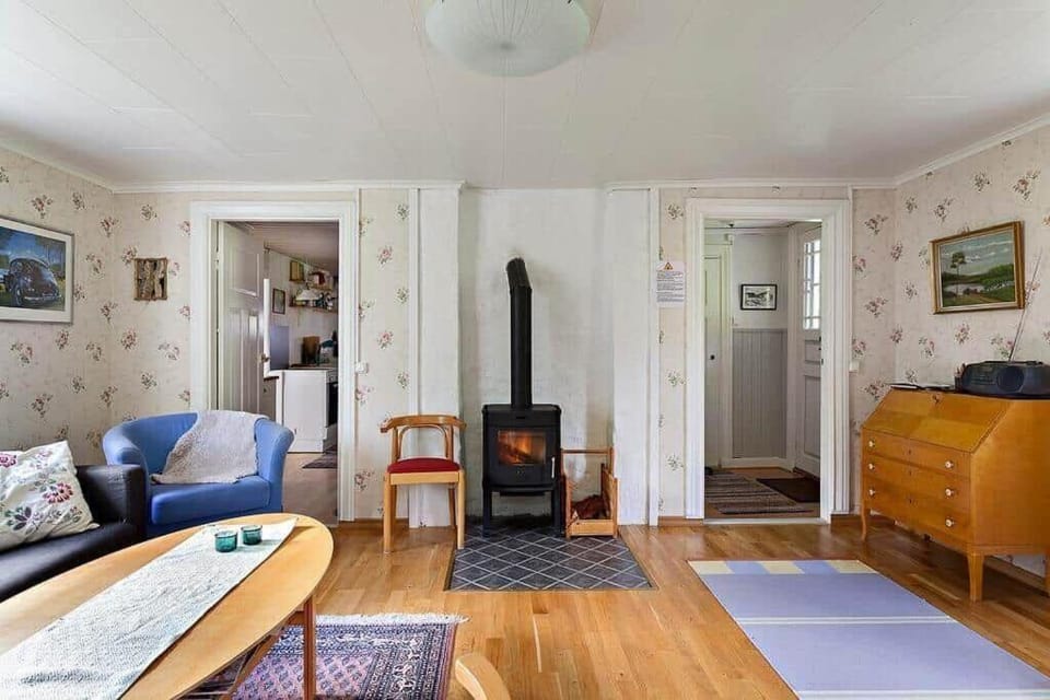 KRO384-Urshult-Vaesterbotorp-Bosgard House in Sweden